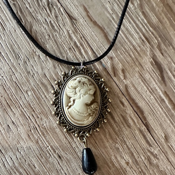 As see on 'Traitors' Jewelry - VTG Victorian Cameo Necklace (Black & Cream) - Whimsigoth Academia Poetcore